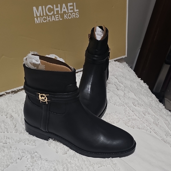 Michael Kors Black Leather Boots with Gold Accent - Picture 1 of 4